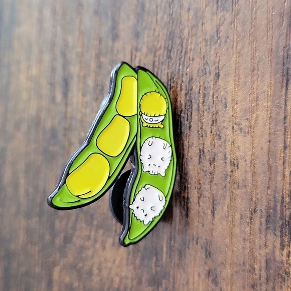 Cat Pea Enamel Pin - Picture 1 of 3